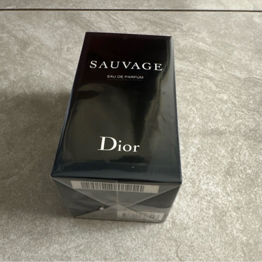 Dior Sauvage Eau de Parfum - Black Packaging - Picture 4 of 4